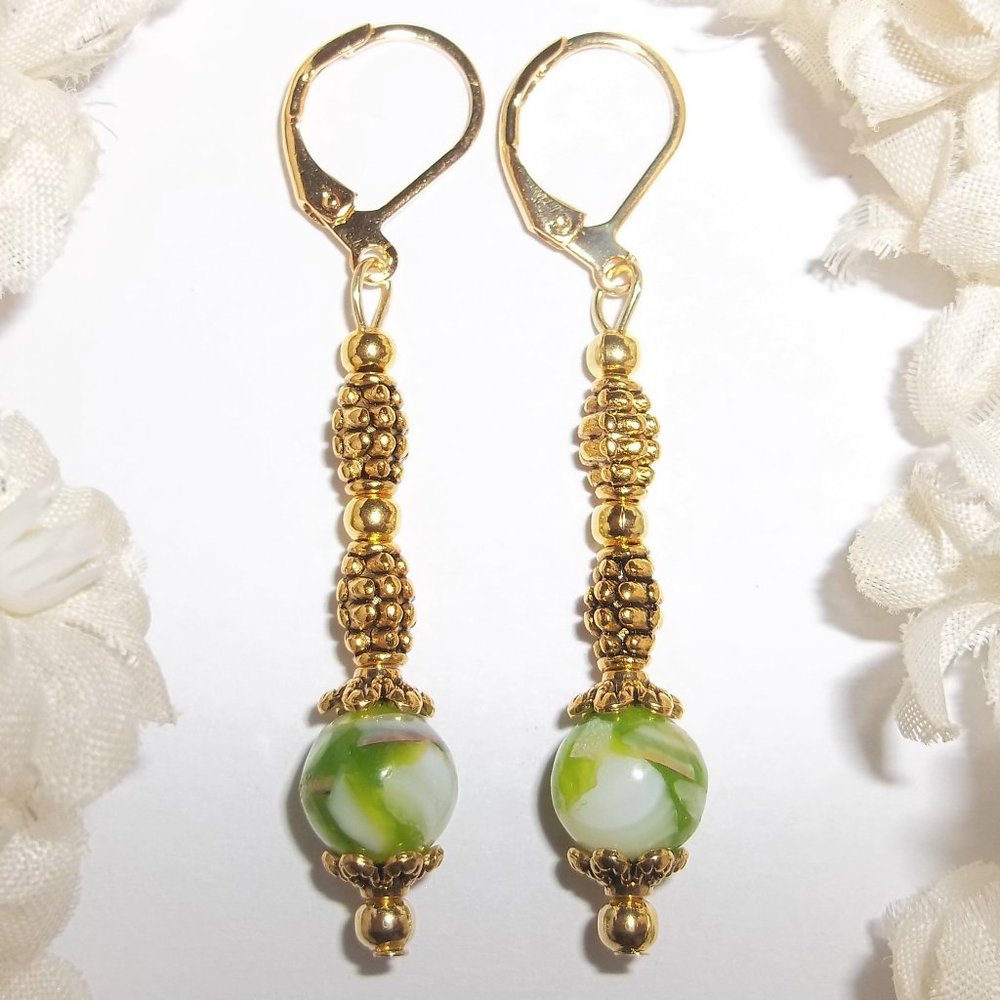 Green White and Gold Beaded Dangle Earrings Small Fashion Jewelry Accessory 6948